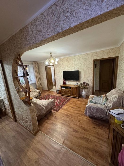 Продам трехкомнатную квартиру