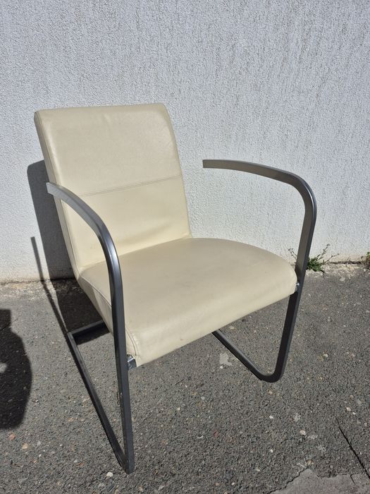 Vand scaun cadru metalic,sezut/spatar tapitat culoarea crem,made Italy