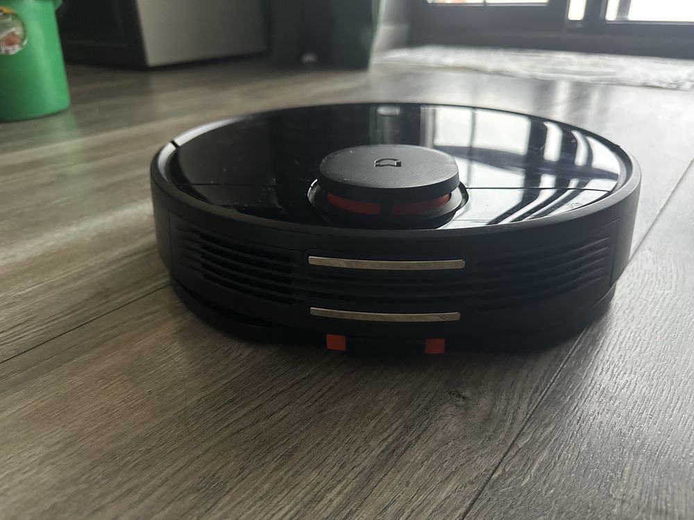 Продам робот пылесос Xiaomi