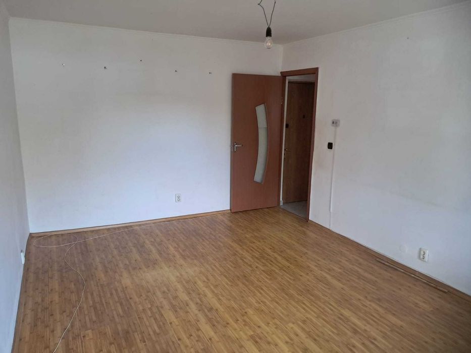 Vând garsonieră zona Vacanta tur