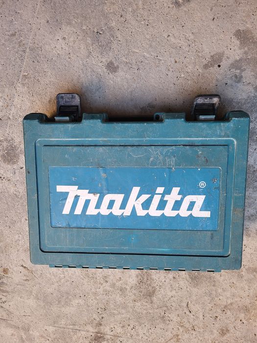 Срочно продаётся перфоратор макита