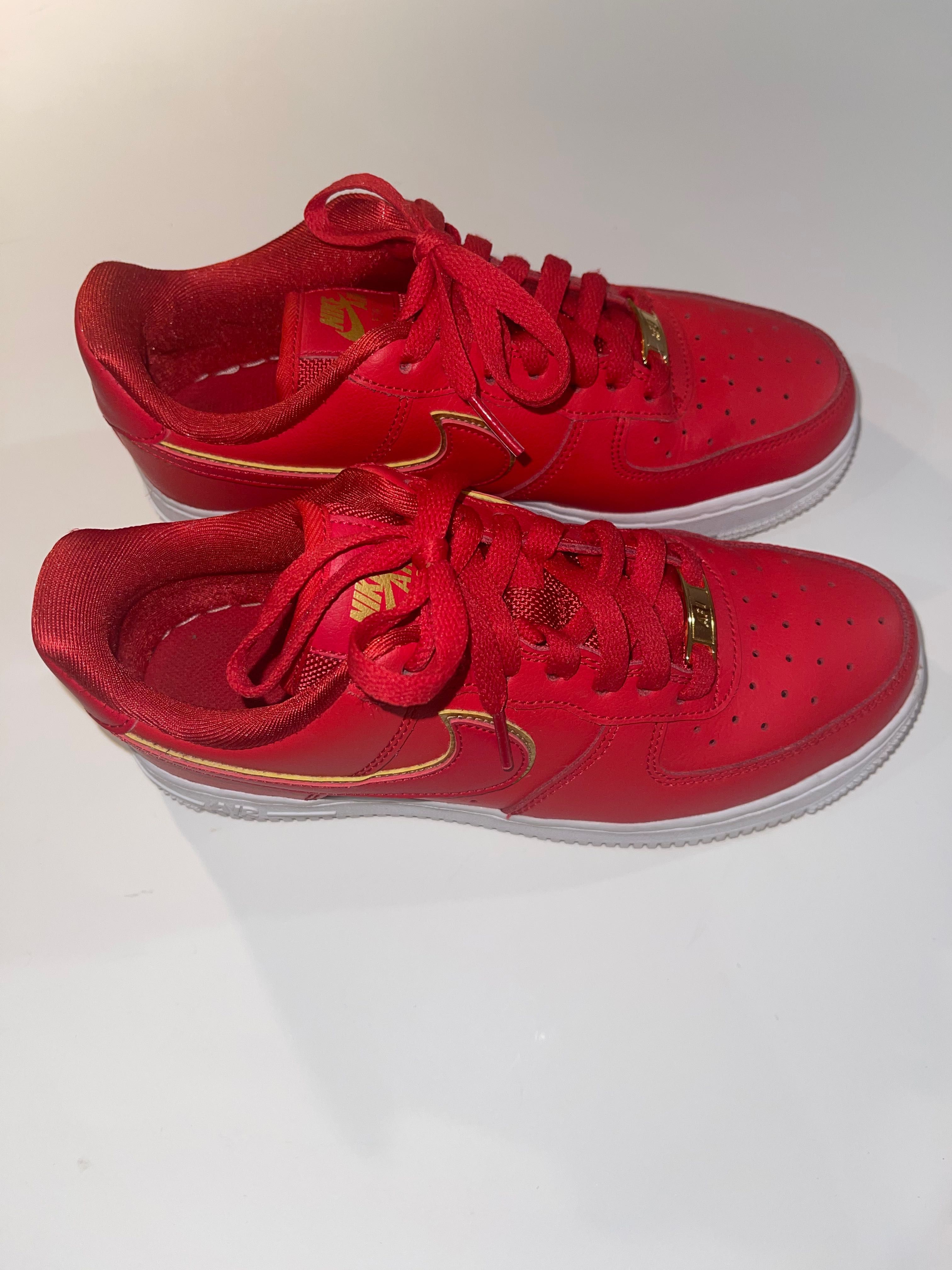 Маратонки Nike AF1 low red gold swoosh