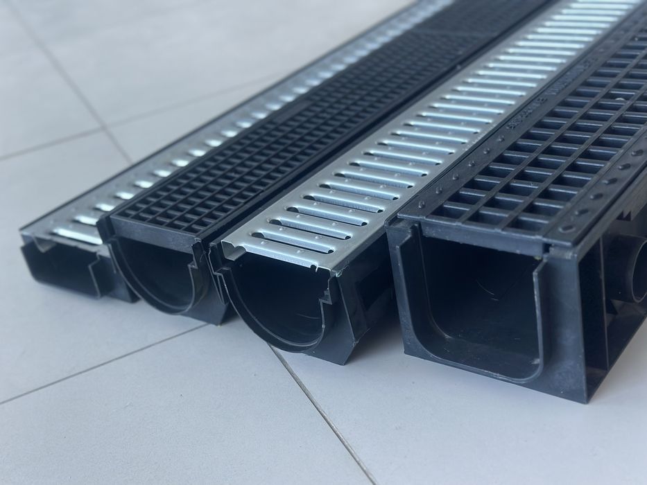 Пластиковый водоотводный лоток