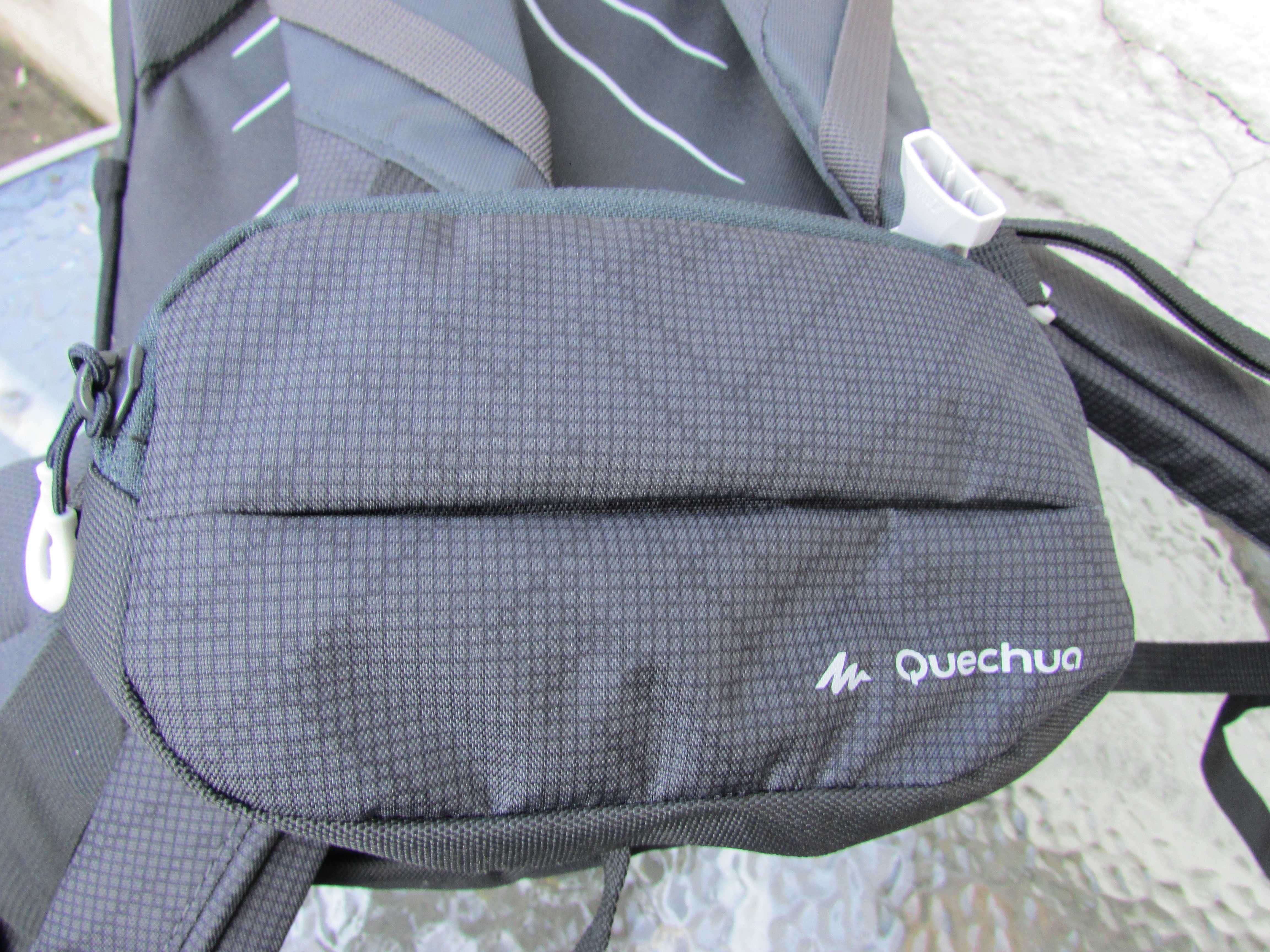 Туристическа раница Quechua Decathlon 20L