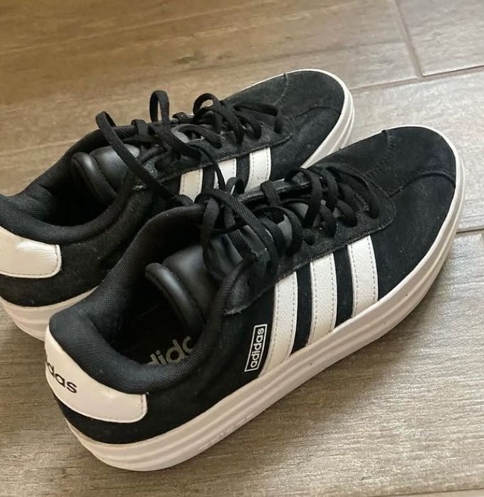 Оригинални обувки adidas