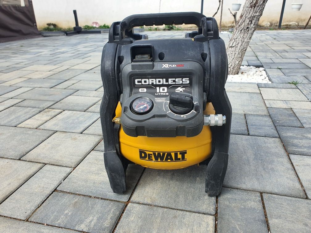 Compresor aer dewalt dcc1054