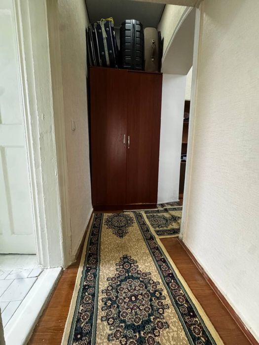 Прадается 2 ком центр навои 56м 2