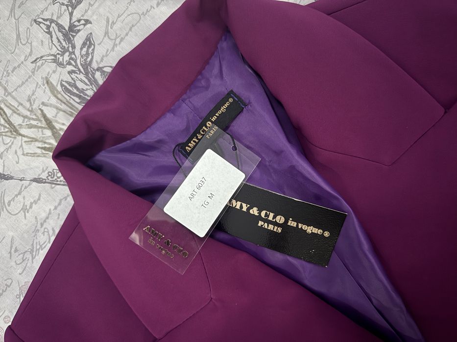 Дамско късо сако