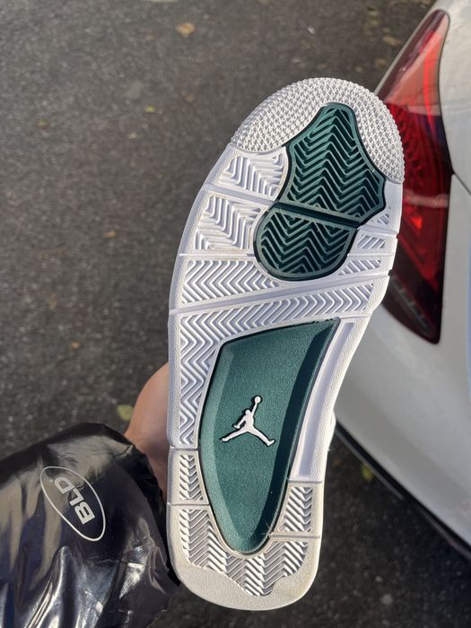 Jordan 4 Retro White