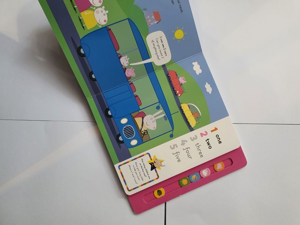 Детска книжка на английски Peppa's Count and slide