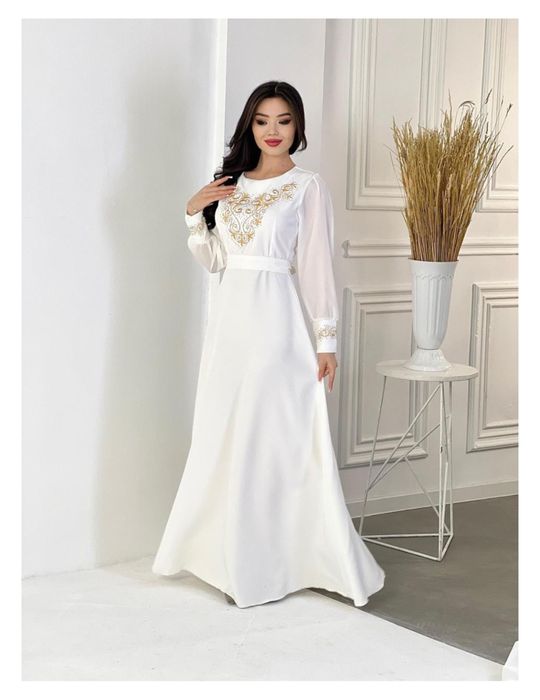 Продается новое белое платье