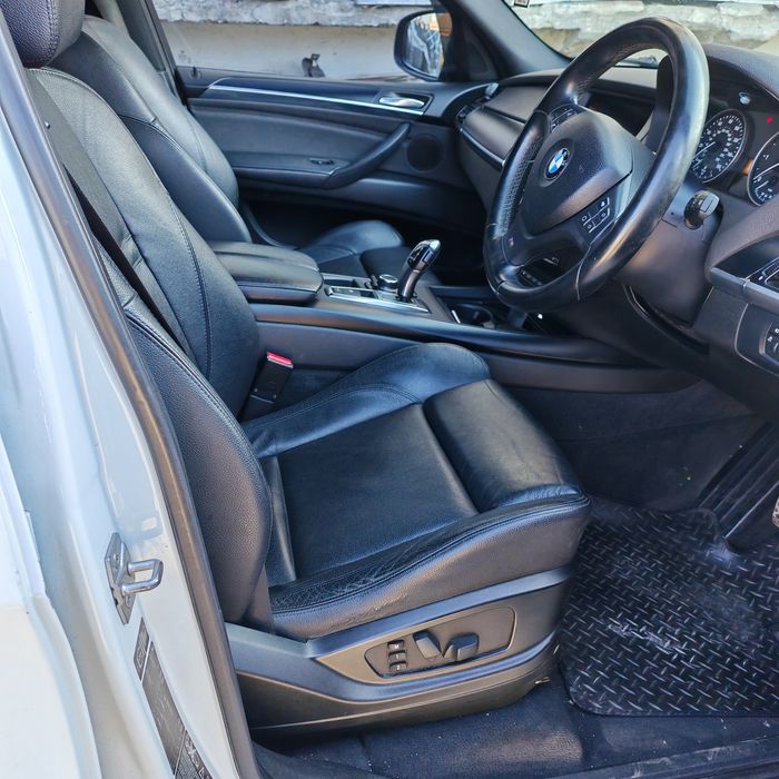 Dezmembrez bmw x5 x6 an 2012