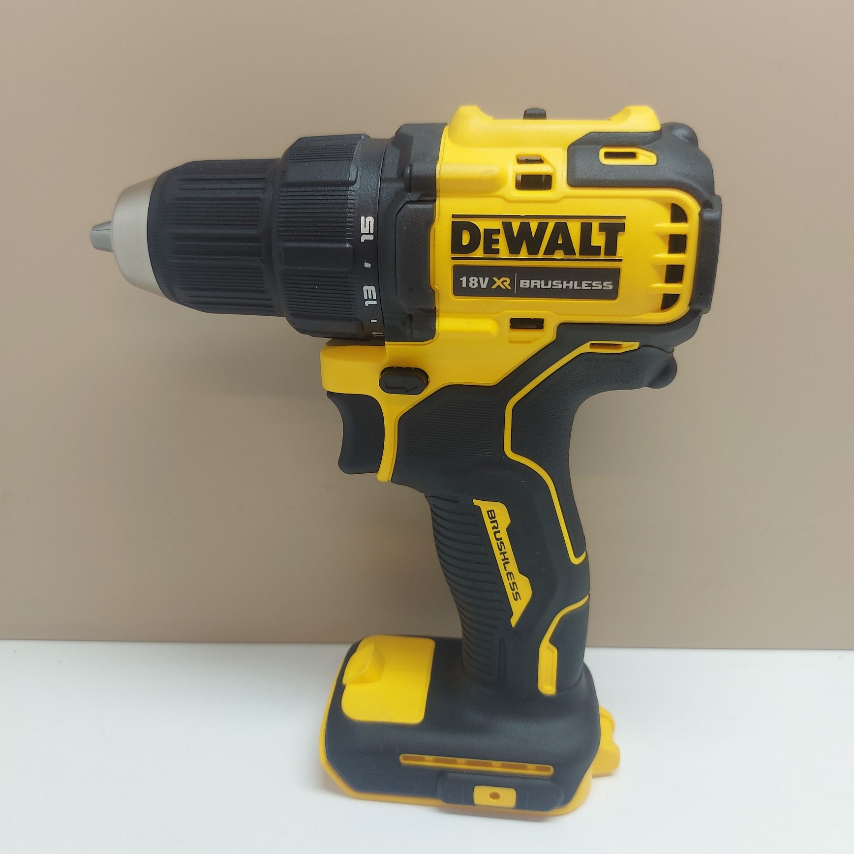 Нов безчетков винтоверт DEWALT DCD708N