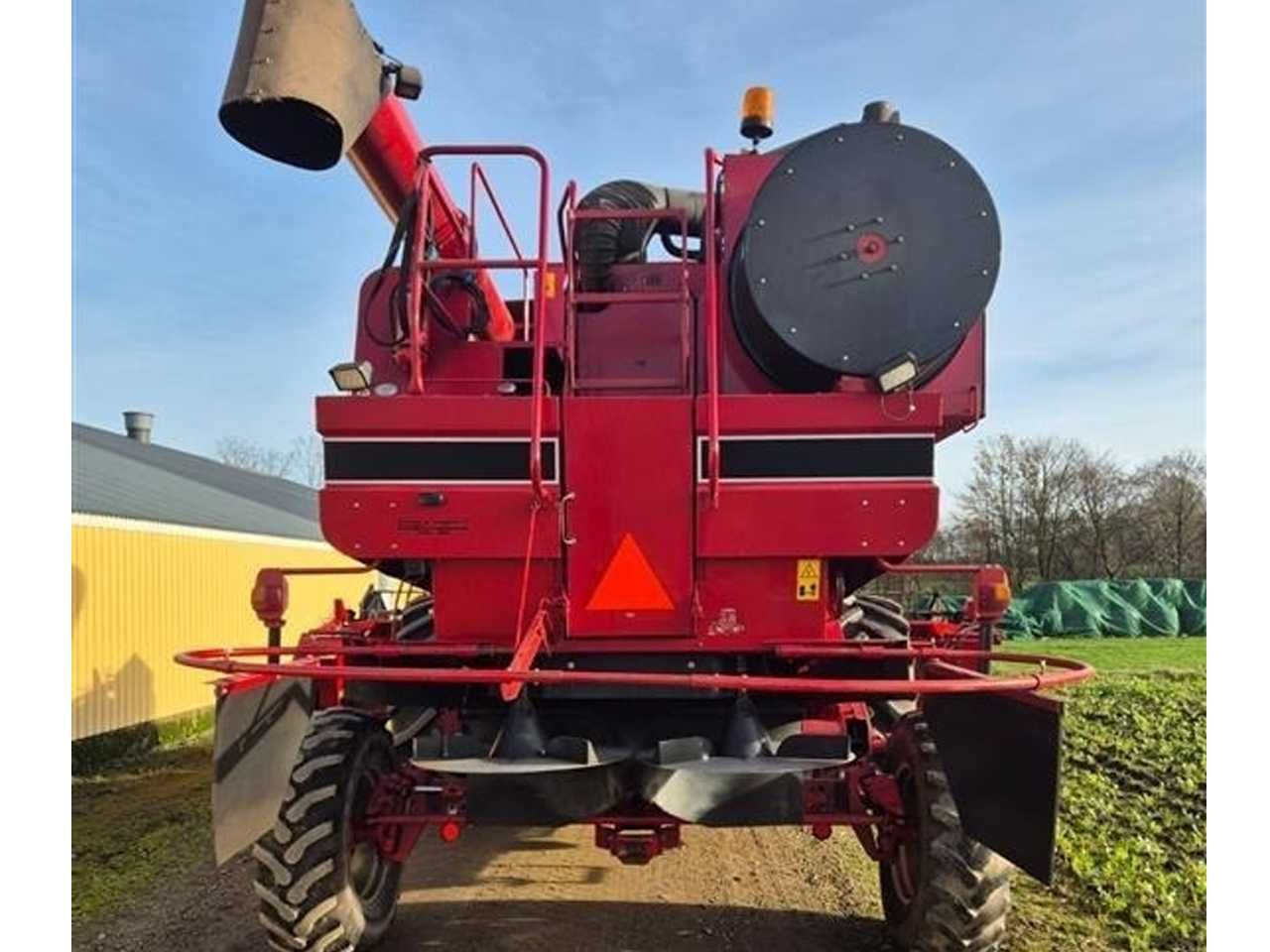 Зерноуборочный комбайн Case IH AXIAL-FLOW 2388