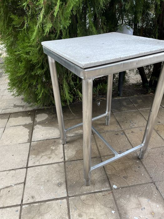 Работна маса неръждавейка