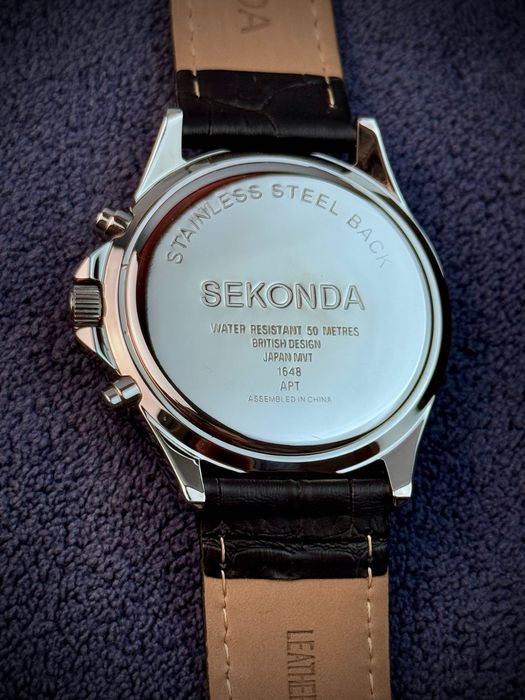 Продавам оригинален часовник Sekonda  – спортен, елегантен, стилен
