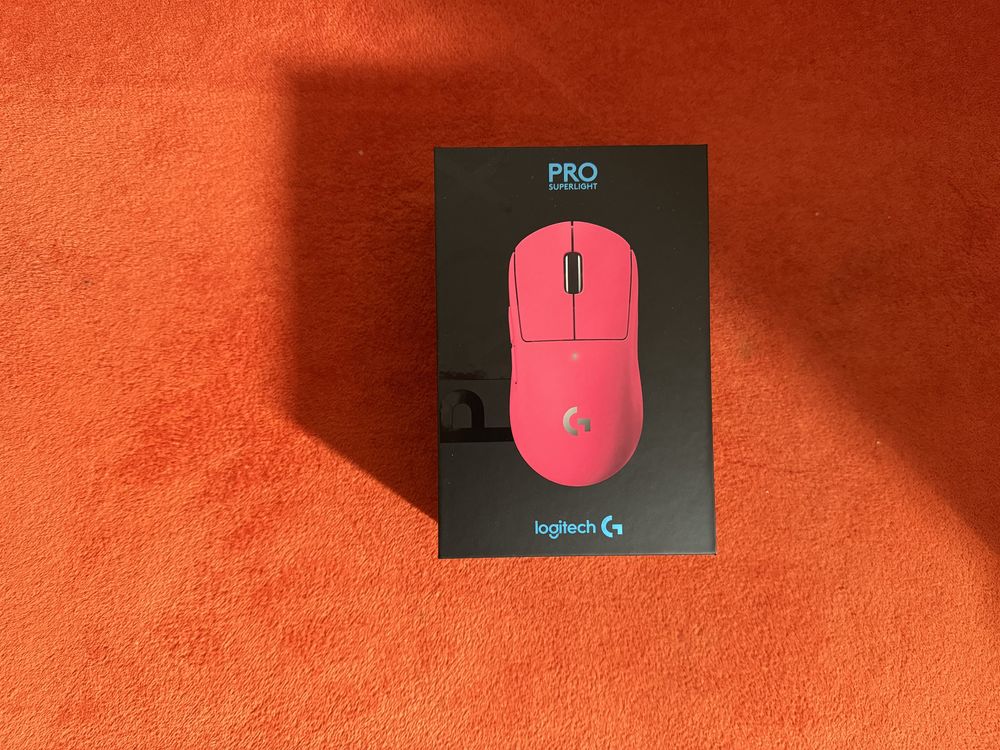 Продава се Logitech G Pro Superlight Magenta - НЕОТВАРЯНА