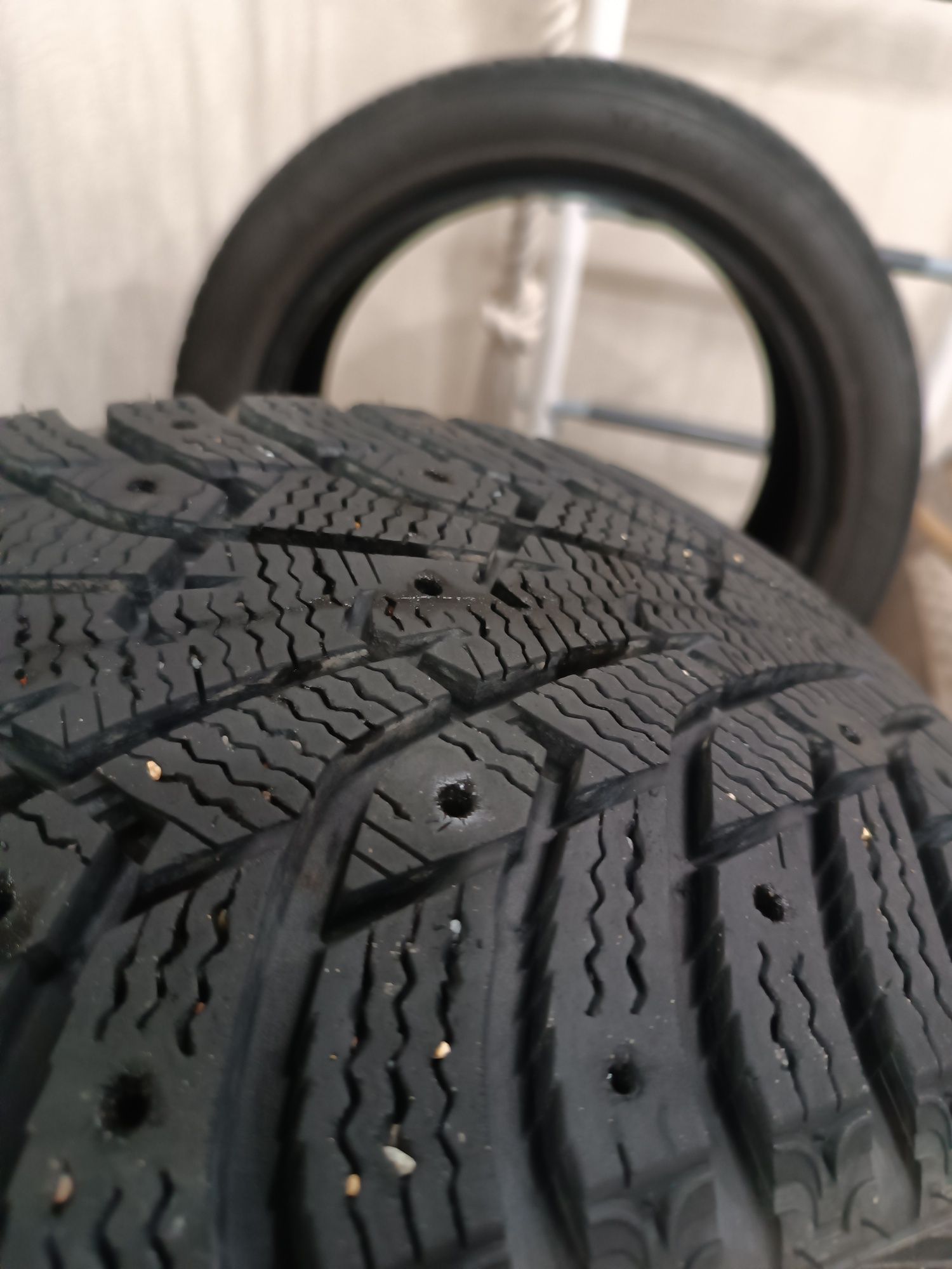 Срочно!!!Продам зимние шины R-17