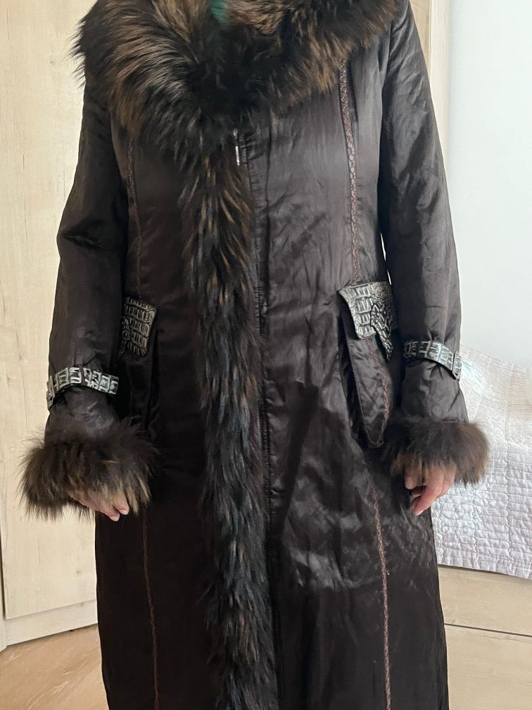 Продаю женскую дубленку