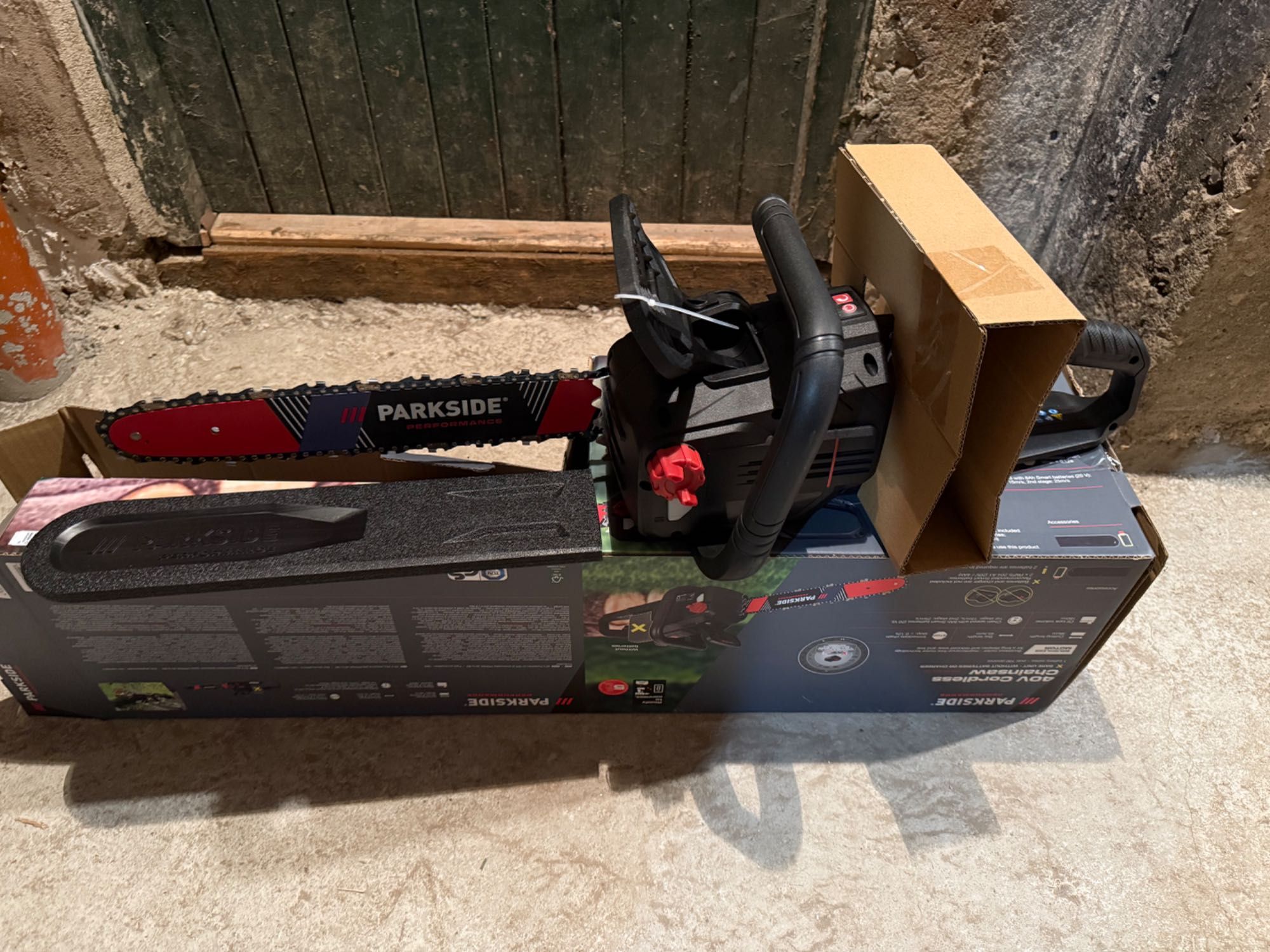 Верижен трион Parkside Performance 40v - НОВ
