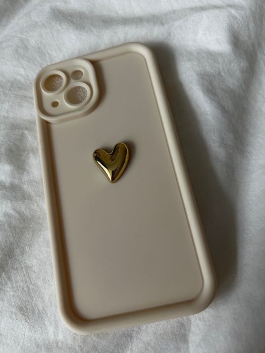 Новый чехол айфон 14 обменяю на другой