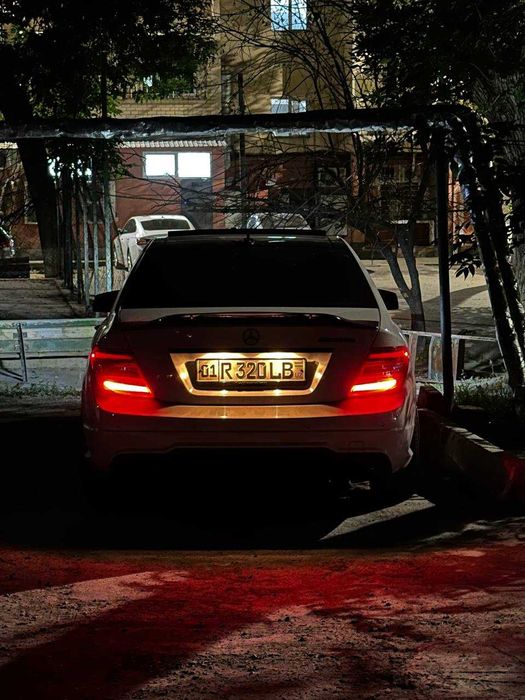 mercedes benz w204 restayl orqa fara