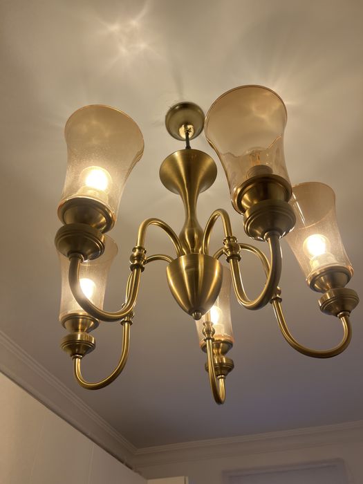 Candelabru auriu cu 5 brate