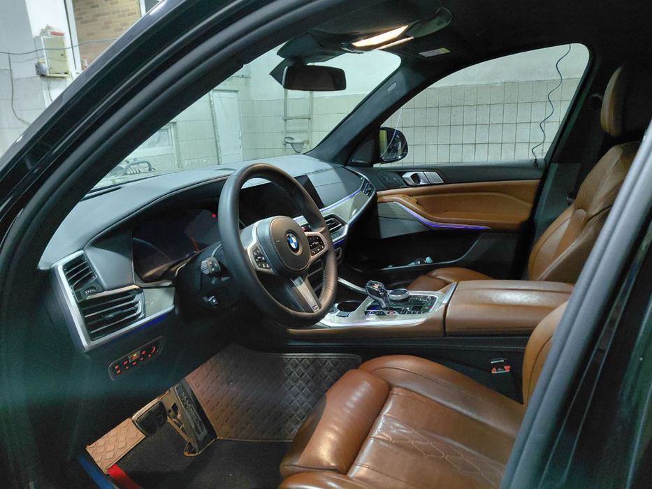 Moshina sotiladi yaxshi zoor holatda