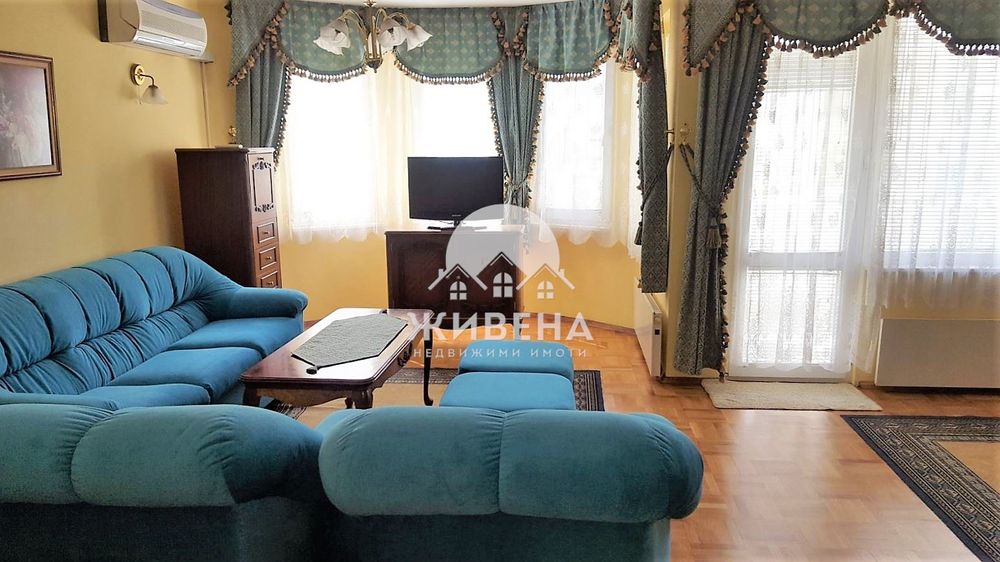 Дава се под наем Тристаен апартамент в Варна, Централна поща - 120 кв.м за 614 € - Снимка #1