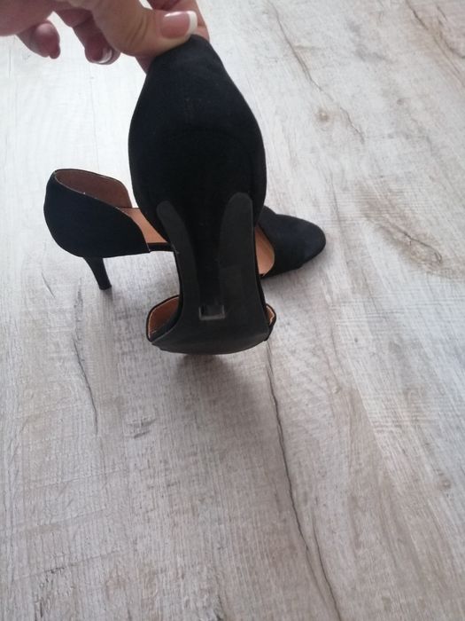 Елегантни обувки H&M