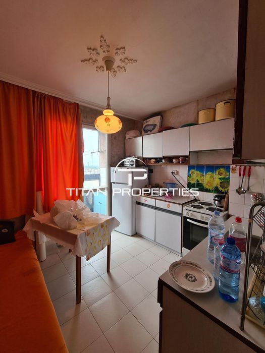 Продава се Тристаен апартамент в Пловдив, Христо Смирненски - 82 кв.м за 1950 €/кв.м - Снимка #1