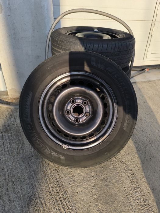195/65/15  Michelin cu jante pt Passat b5