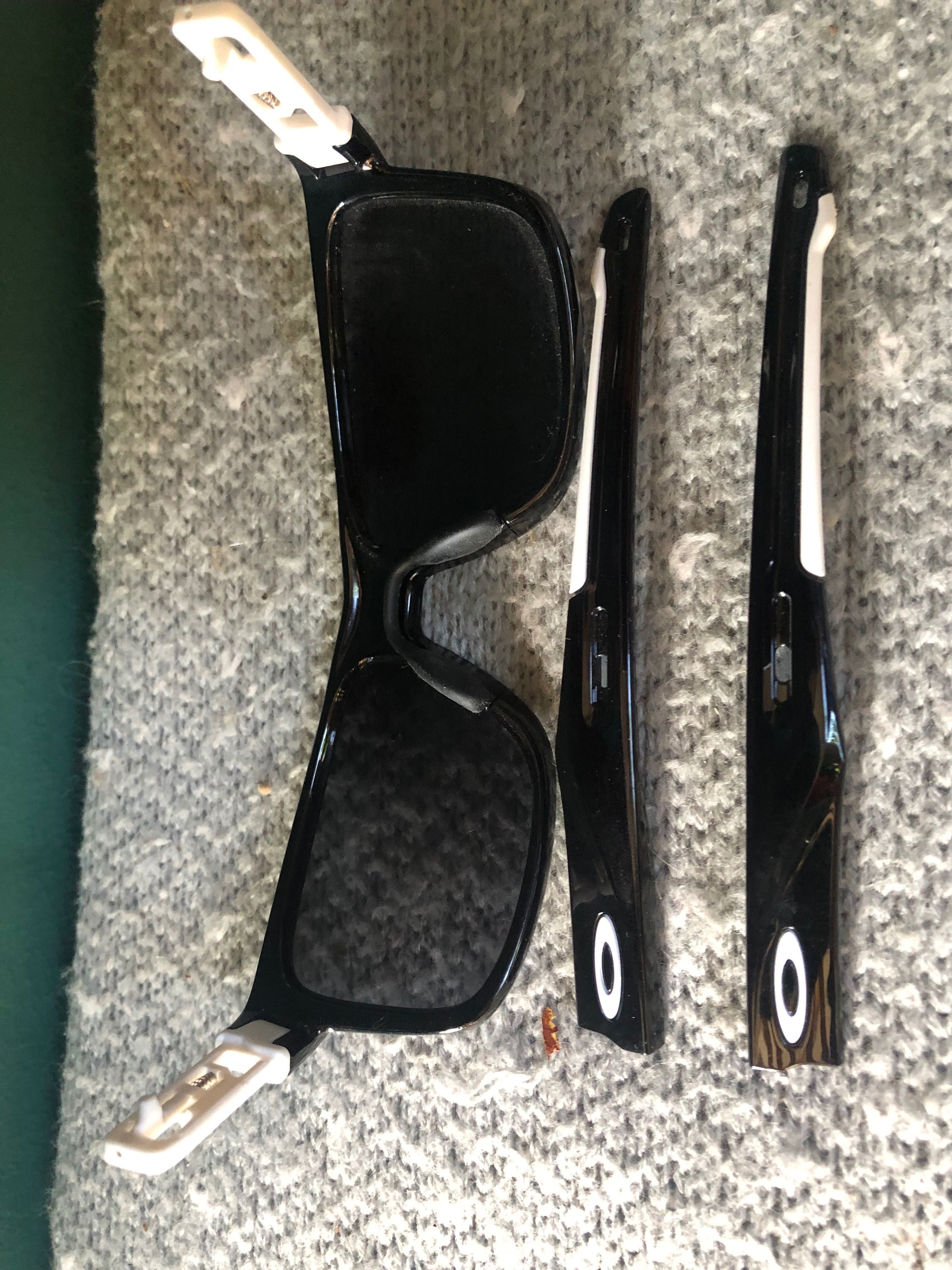 Oakley слънчеви очила