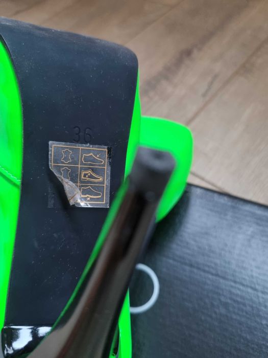 Pantofi piele naturala lacuita nr 36