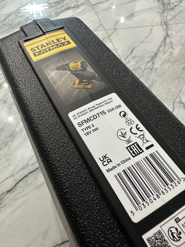 Stanley FatMax 18V Brushless cu percuție +100 Accesorii SFMCD715D2A-QW
