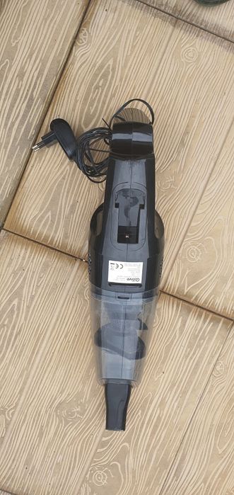 Aspirator de mașină - cu acumulator + încărcător