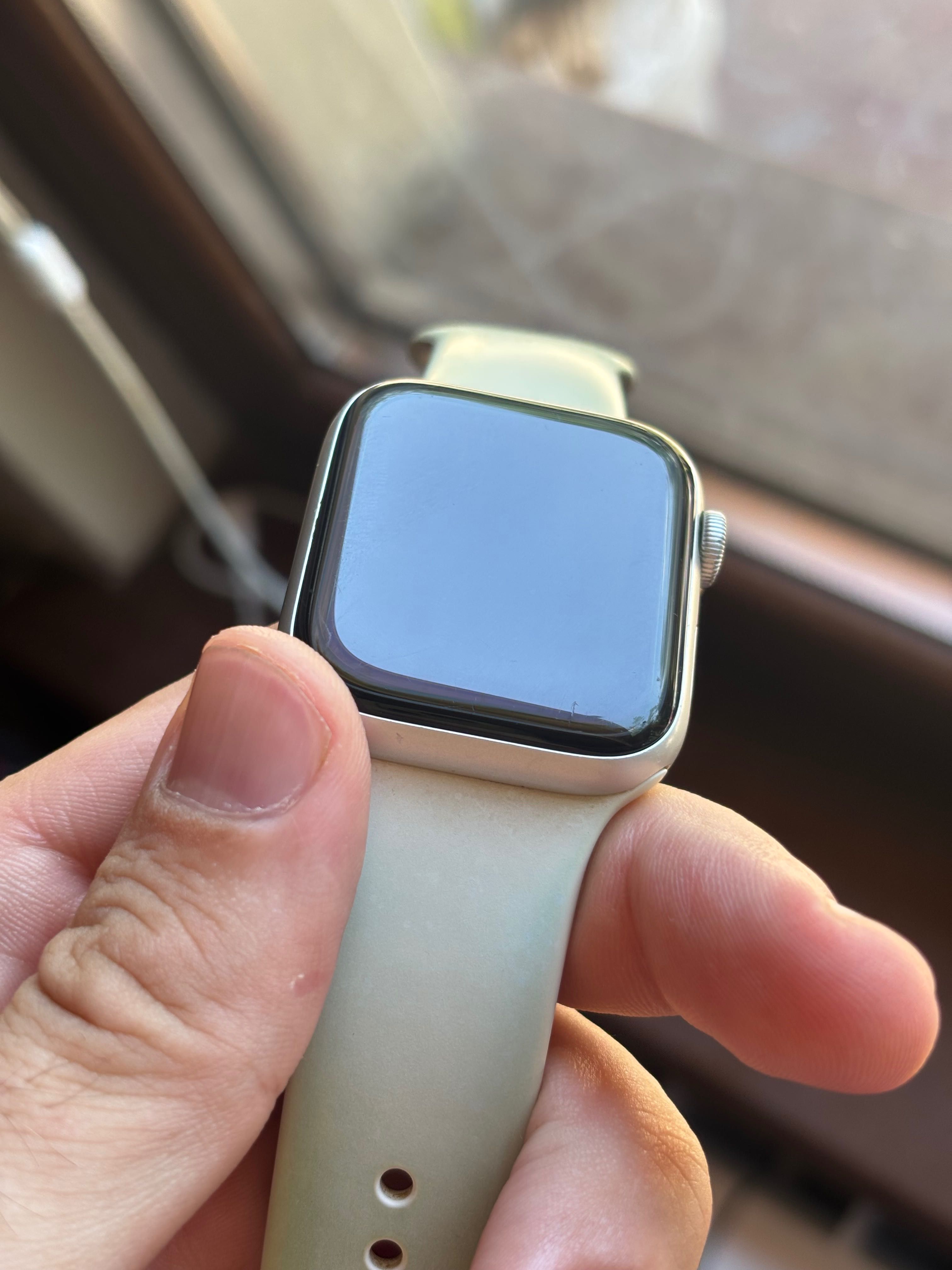 Apple Watch SE 44mm silver Aluminium