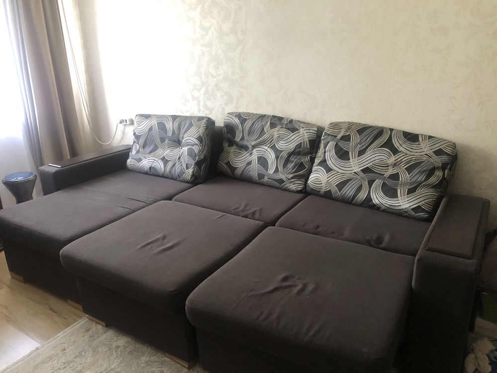 Продам диван для гостиной