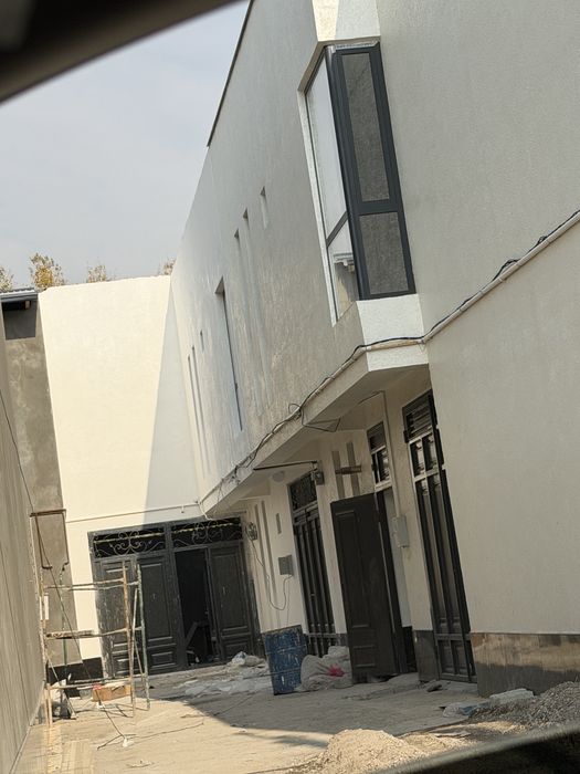 Srochno uchastok sotiladi 1 sotix 2 etaj 4 xona