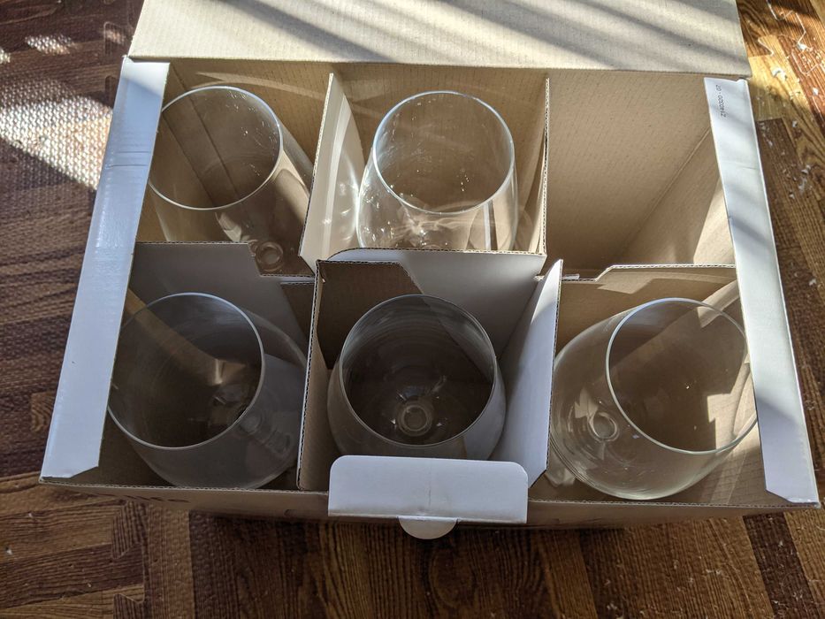 5 чаши за вино и бонус ;)