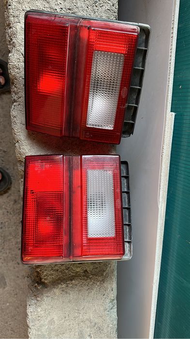 Продам на Ауди 100 2,3 с3 кузов задние плафона