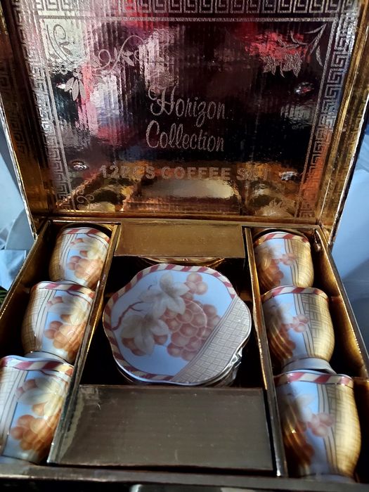 Servici de cafea nou.