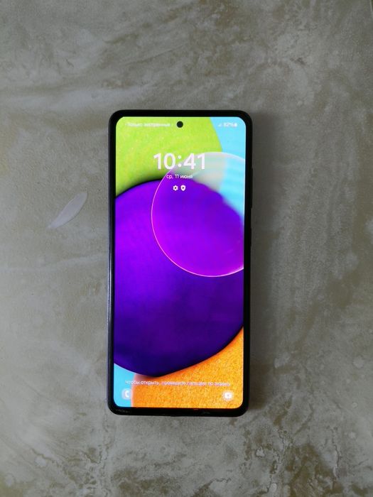 Продам телефон  Самсунг А52