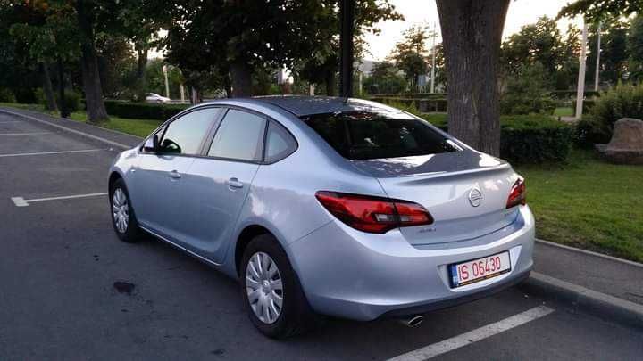 Opel Astra J cutie automata - ca nouă