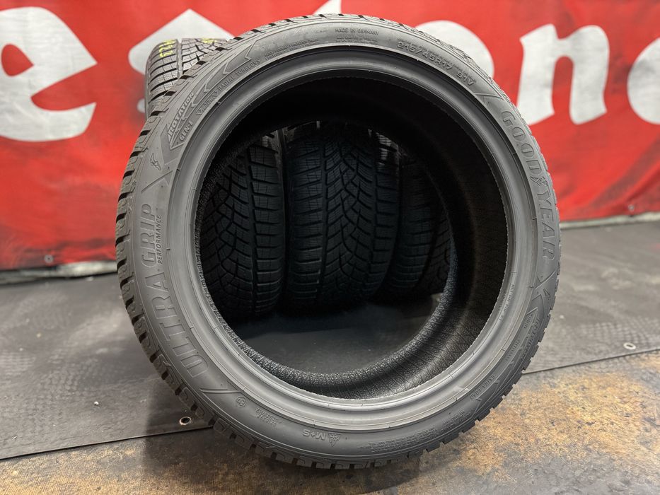 215 45 17, Зимни гуми, Goodyear UltraGripPerformance, 4 броя