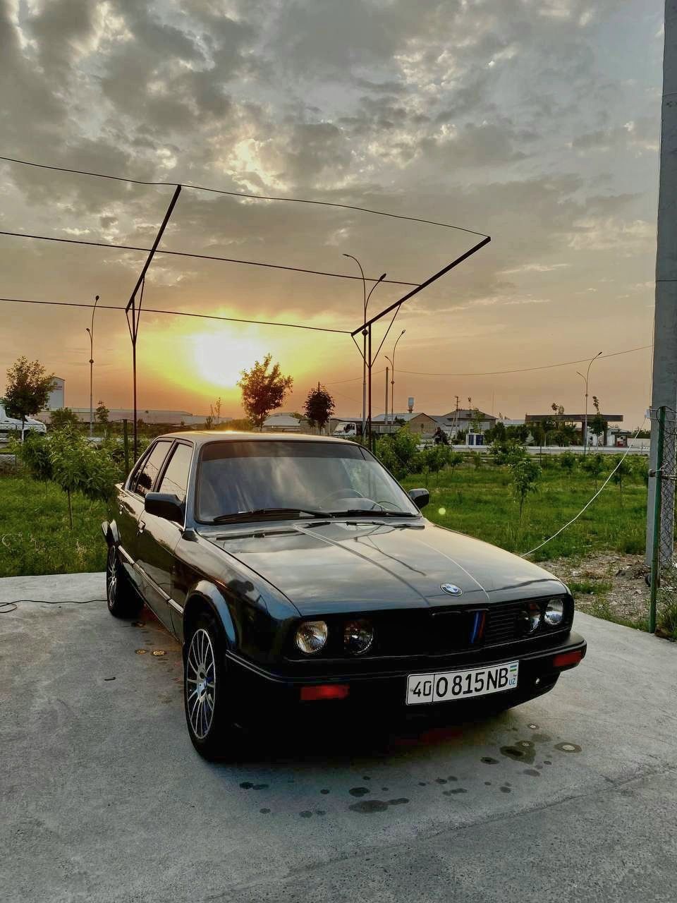 BMW E30      1.6