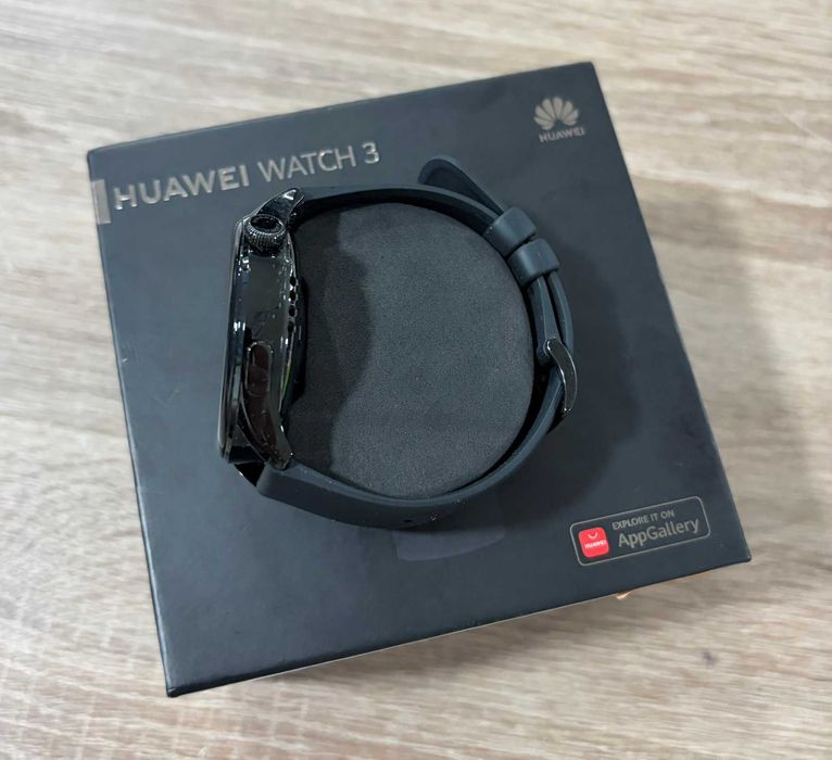 Смарт часовник Huawei watch 3