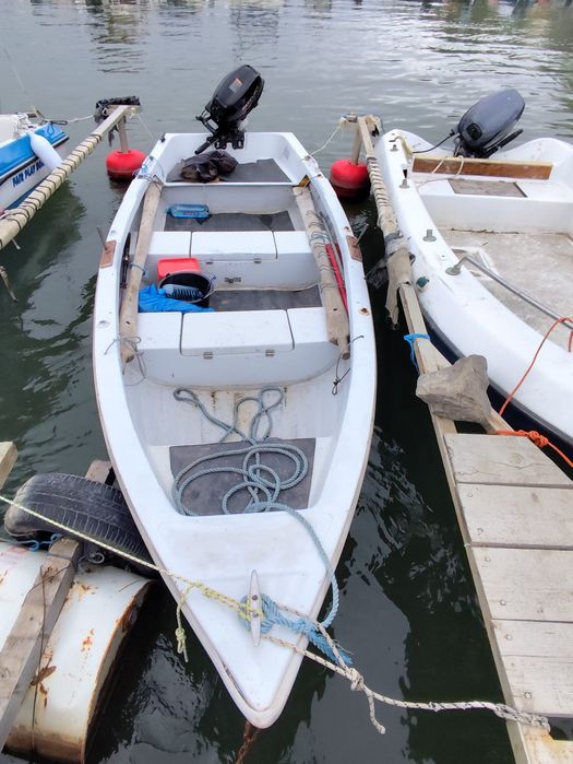 Vând barcă laguna 4.80m cu motor de 15kai Suzuki