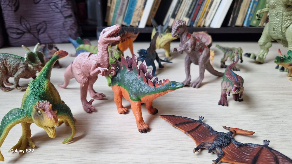 Dinozauri diverse mărimi