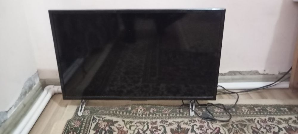 Televizor sotiladi oddiy (puliti yoʻq) yaxshi ishlaydi ekranni tinniq